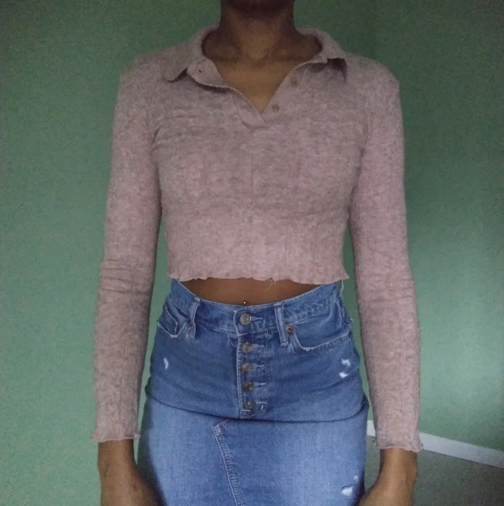 Women's beige / camel colored Zara button up long sleeve crop top